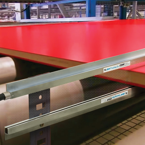 Die verbesserte Ionisierungsleiste GEN4 Ionizing Bar ist berührungssicher und für den Einsatz in vie