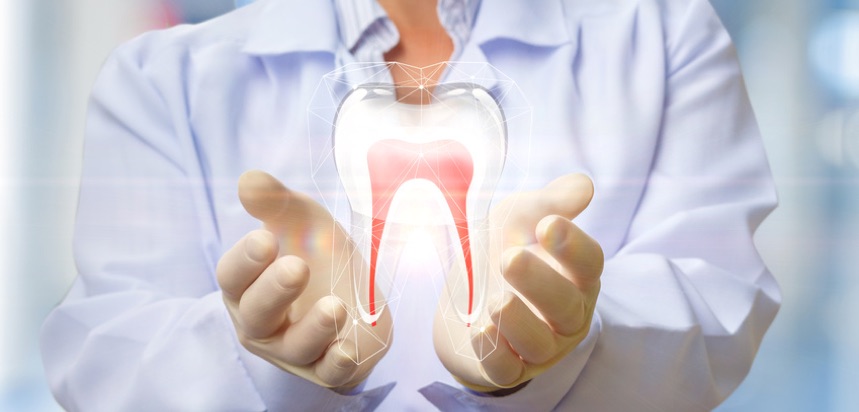 Ein Zahnersatz schafft neues Selbstbewusstsein. (Bildquelle:©natali_mis?Fotolia.com)
