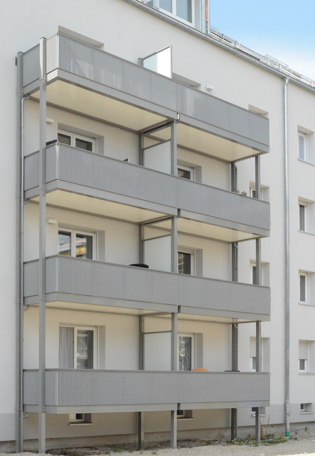 Der offene Balkon AluOne von Balco besteht aus Aluminiumprofilen. (Bildquelle: Balco Balkonkonstrukt Der offene Balkon AluOne von Balco besteht aus Aluminiumprofilen. (Bildquelle: Balco Balkonkonstrukt