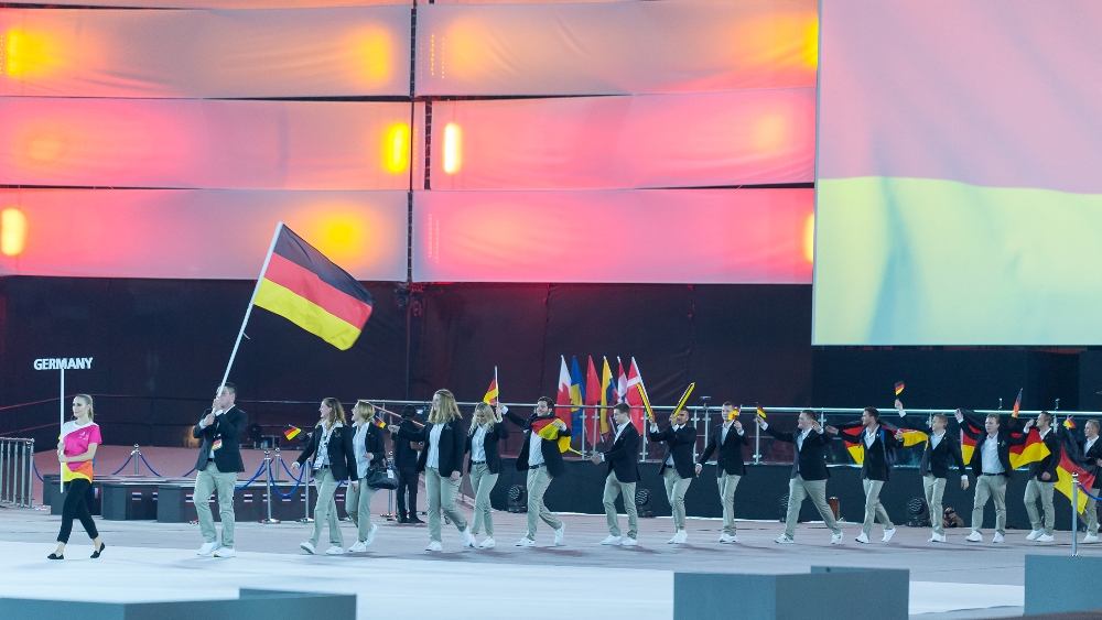Deutsches Nationalteam beim Einmarsch zur Eröffnung der WM der Berufe WorldSkills Abu Dhabi 2017 (Bi Deutsches Nationalteam beim Einmarsch zur Eröffnung der WM der Berufe WorldSkills Abu Dhabi 2017 (Bi