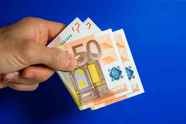 TK-World AG Partner erhalten bis zu 100 Euro Extraprovision