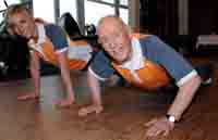 Mit Krafttraining kann in jedem Alter begonnen werden, das beweist Dr. Charles Eugster (90, r.). Mit Krafttraining kann in jedem Alter begonnen werden, das beweist Dr. Charles Eugster (90, r.).