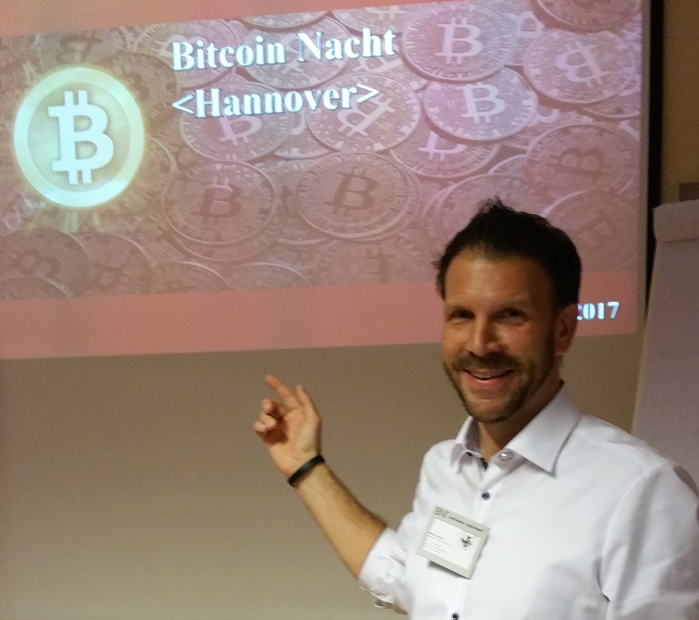 Martin Ledvinka bei seinem Vortragüber Bitcoin Martin Ledvinka bei seinem Vortragüber Bitcoin