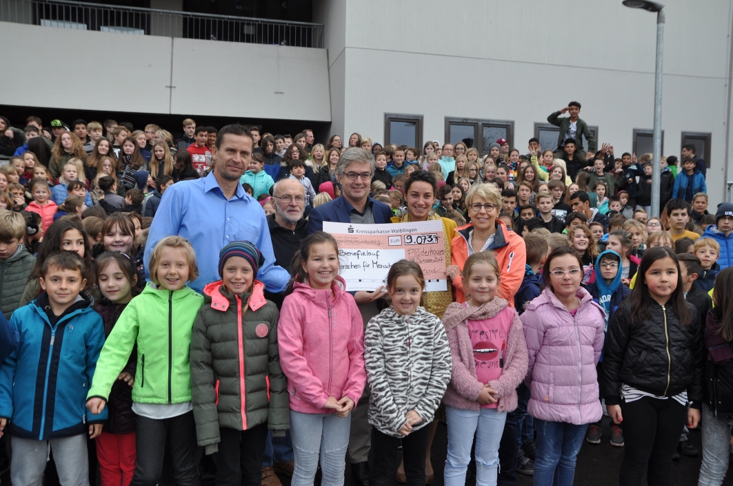 Hohbergschule Plüderhausen: Spende an die Stiftung Menschen für Menschen Hohbergschule Plüderhausen: Spende an die Stiftung Menschen für Menschen