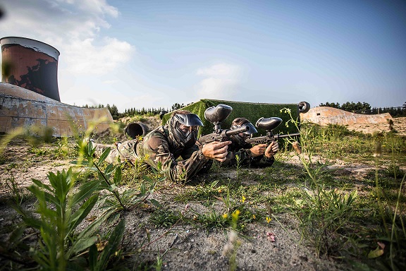 Der Funpark in Meppen bietet neben der Fahrt durch den Matsch auch Paintball an. (Bildquelle: Funpar Der Funpark in Meppen bietet neben der Fahrt durch den Matsch auch Paintball an. (Bildquelle: Funpar