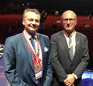 Der neue und der bisherige Präsident der IFFAS: Prof. Dr. Martinus Richter& Dr. Charles Saltzman