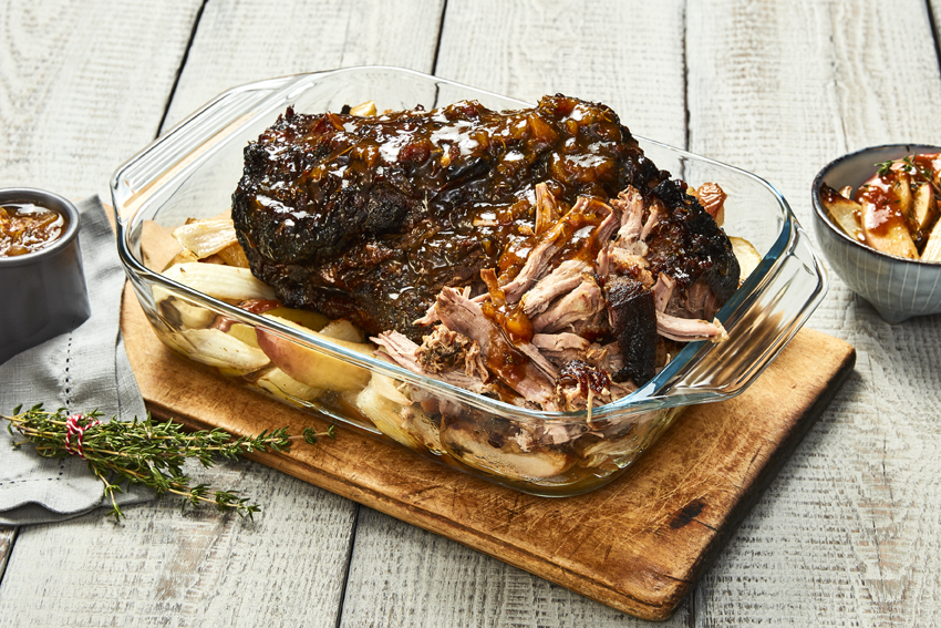 Pulled Pork auf Schmoräpfeln (Bildquelle:©Pyrex) Pulled Pork auf Schmoräpfeln (Bildquelle:©Pyrex)