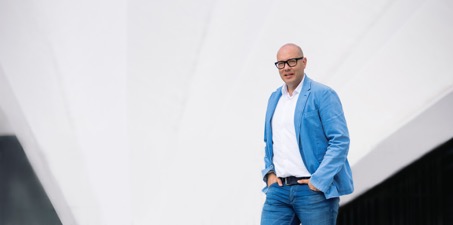 Nino Paneduro ist Experte für mentale Stärke und weiß, wie man Blockaden löst. Nino Paneduro ist Experte für mentale Stärke und weiß, wie man Blockaden löst.