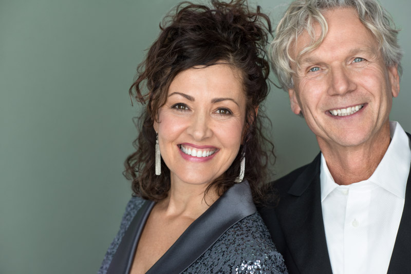 Internationale Weihnachtslieder aus New York für Bayern: Tessa Lang und Johannes Schwaiger. (Bildque