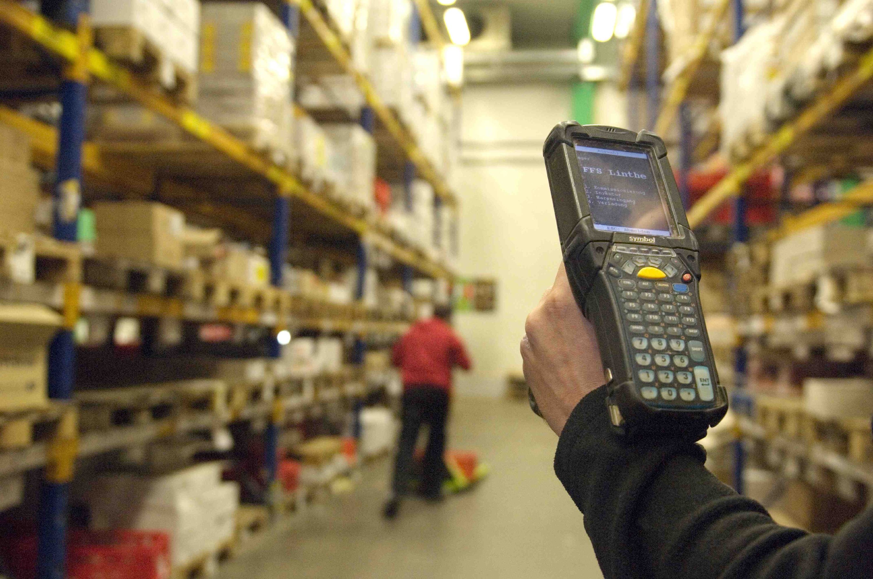 Einfaches Kommissionieren mit MDE-Geräten (Bildquelle: FFS Fresh Food Services GmbH& Co. KG)