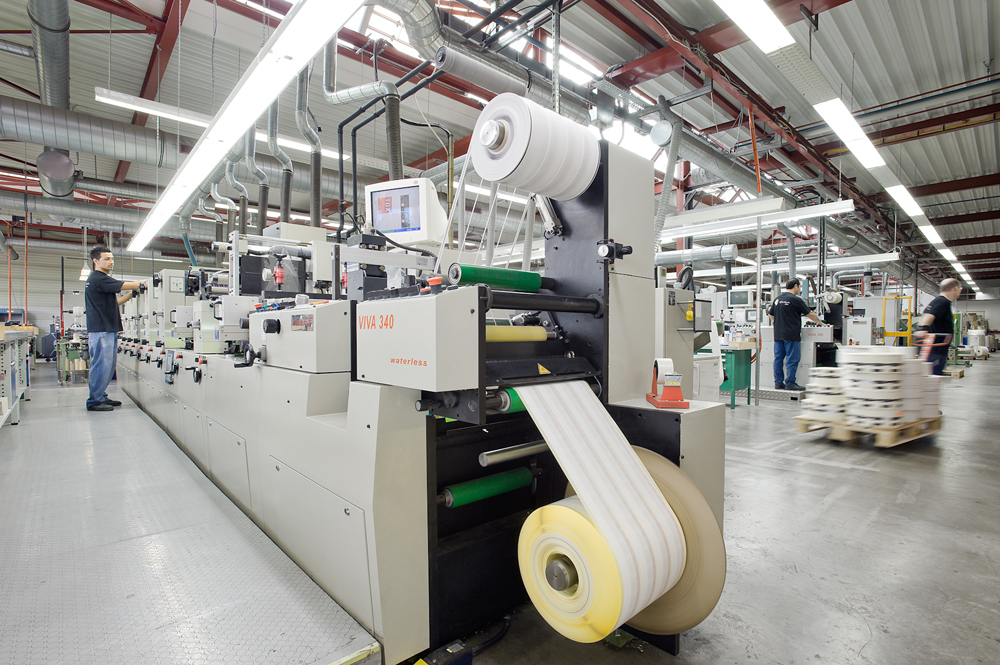 Die ISO 14001-Zertifizierung ist Teil der nachhaltigen Unternehmensphilosophie bei Etiket Schiller. 