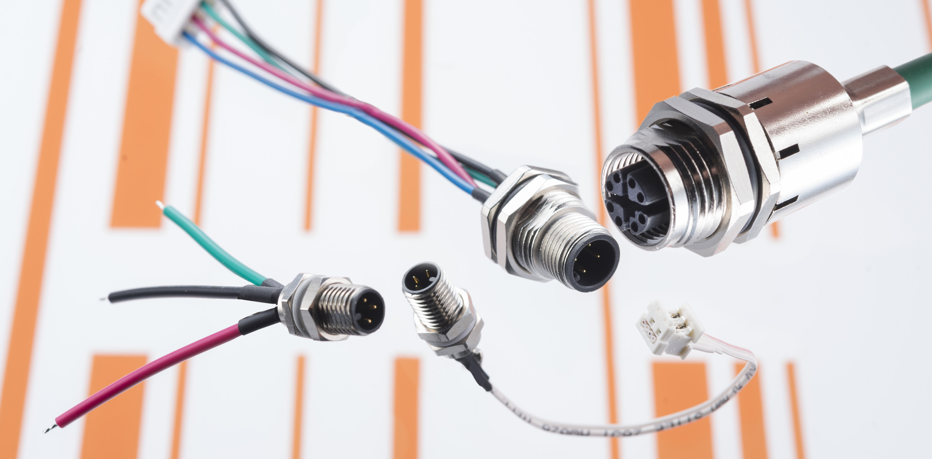 ElectronAix entwickelt kundenspezifische Ethernet-Verbindungen mit X-kodierten M12-Steckverbindern. ElectronAix entwickelt kundenspezifische Ethernet-Verbindungen mit X-kodierten M12-Steckverbindern.