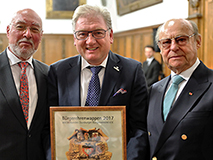 Hermann Weßlau, Frank Schwarz und Hermann Hövelmann (v. l.) bei der feierlichen Verleihung. © hob Hermann Weßlau, Frank Schwarz und Hermann Hövelmann (v. l.) bei der feierlichen Verleihung. © hob