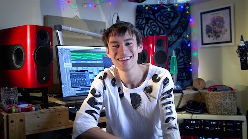 Der Musiker Jacob Collier setzt auf Kii Audio