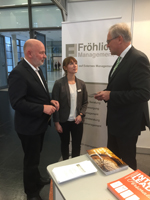 Edmund Fröhlich (li.), Manuela Dabitsch und Richard Bartsch, Bezirkstagspräsident von Mittelfranken. Edmund Fröhlich (li.), Manuela Dabitsch und Richard Bartsch, Bezirkstagspräsident von Mittelfranken.