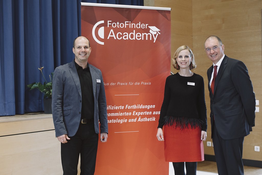 von links: CEO Andreas Mayer, Marketingleiterin Kathrin Niemela und Referent Prof. Andreas Blum von links: CEO Andreas Mayer, Marketingleiterin Kathrin Niemela und Referent Prof. Andreas Blum