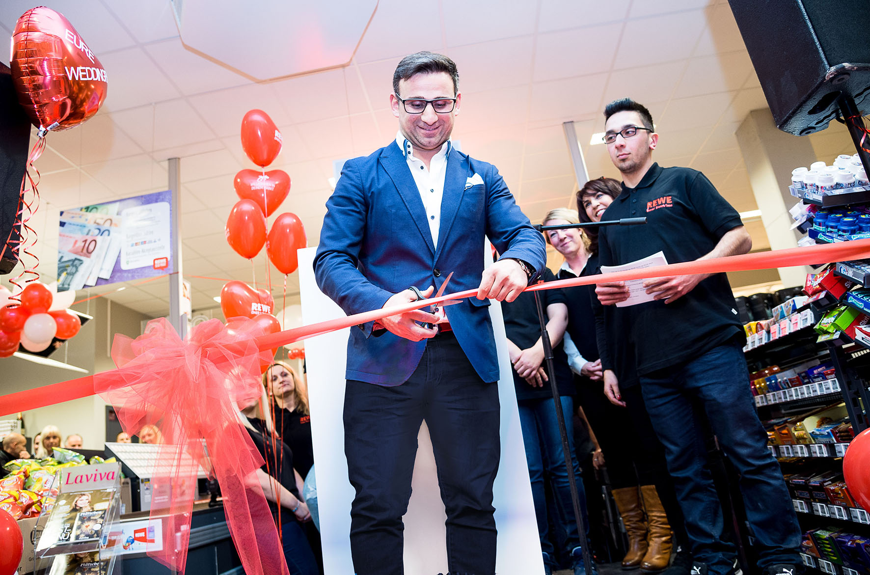 Ömer Demirhan eröffnet feierlich seine REWE-Filiale auf dem Salamander-Areal (Bildquelle:©IMMOVATION Ömer Demirhan eröffnet feierlich seine REWE-Filiale auf dem Salamander-Areal (Bildquelle:©IMMOVATION