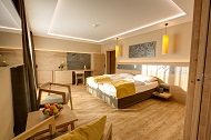 Hotelzimmer mit Doppelbett