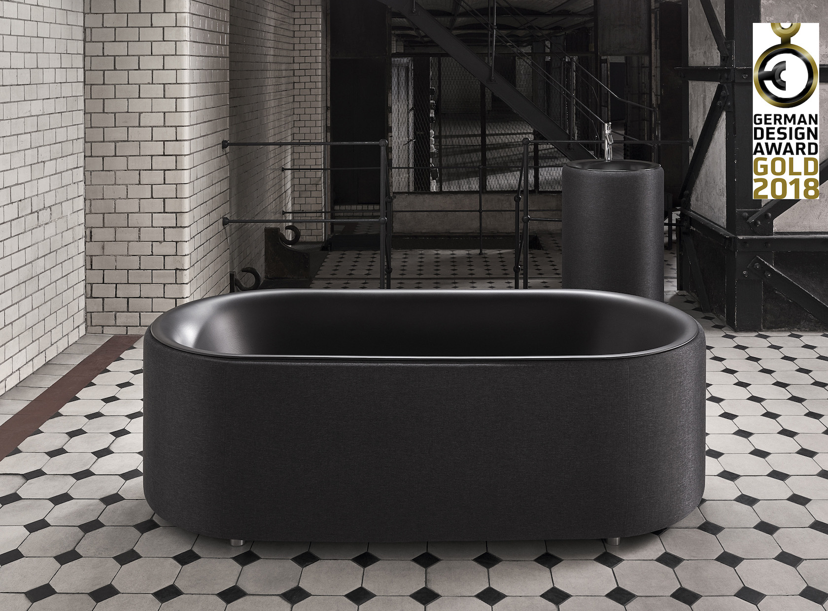 German Design Award 2018 in Gold für die Badewanne BetteLux Oval Couture. (Bildquelle: Bette)