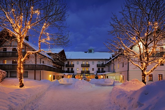 Eingang Berghotel Maibrunn (Bildquelle: (c)Berghotel Maibrunn) Eingang Berghotel Maibrunn (Bildquelle: (c)Berghotel Maibrunn)