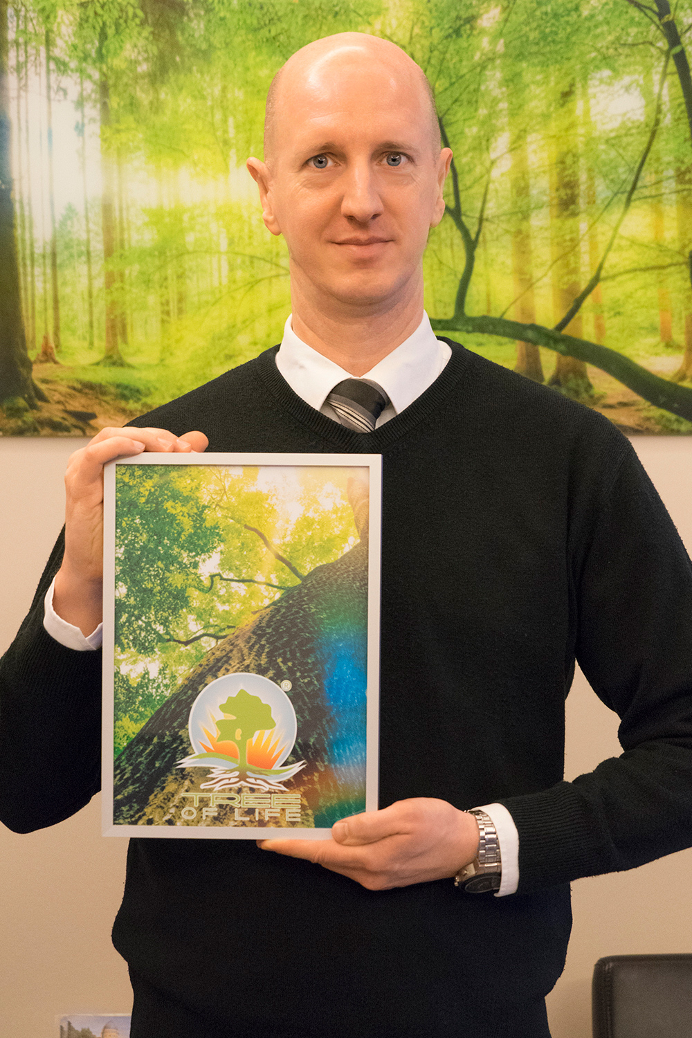 Frank Willenbücher bietet mit?Tree of Life?eine besondere Form der Baumbestattung an Frank Willenbücher bietet mit?Tree of Life?eine besondere Form der Baumbestattung an