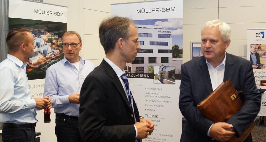 Die Veranstaltungen von Müller-BBM bieten viel Raum für einen fachlichen und kollegialen Austausch. Die Veranstaltungen von Müller-BBM bieten viel Raum für einen fachlichen und kollegialen Austausch.