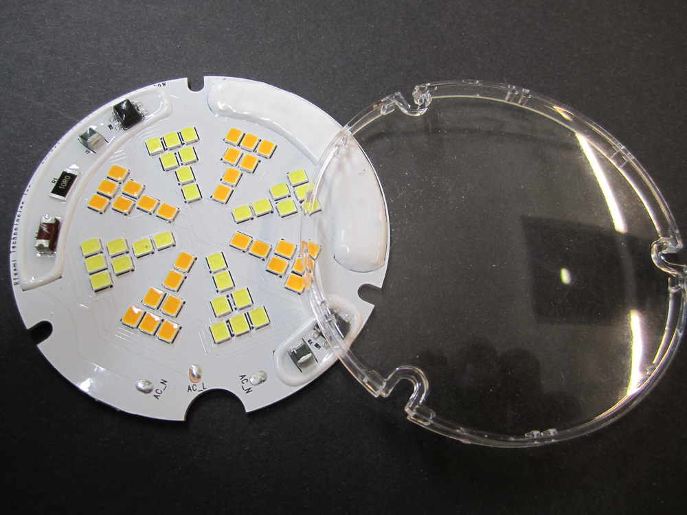Das Modul DMV-7001-2023 von euroLighting mit Leuchtdioden in den Farbtemperaturen 2700K und 6500K. Das Modul DMV-7001-2023 von euroLighting mit Leuchtdioden in den Farbtemperaturen 2700K und 6500K.