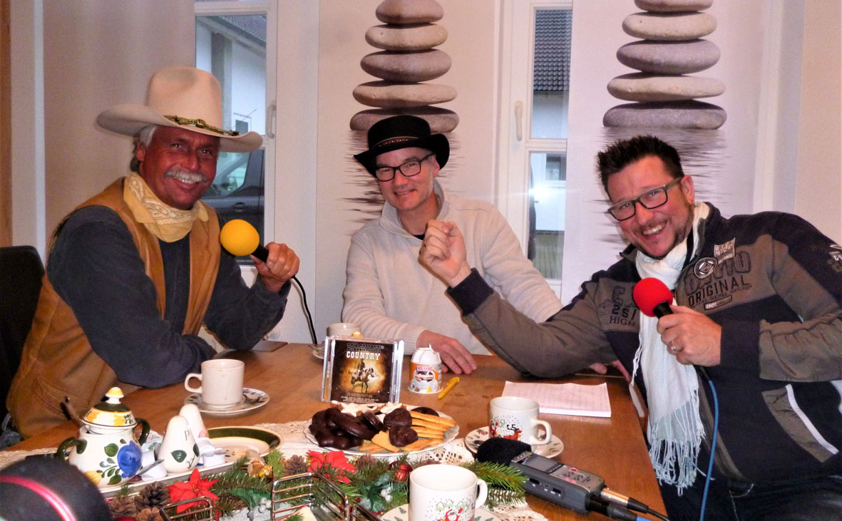 Im Ballermann-Radio-Interview: Andre Engelhardt, Sven Schriever und Moderator Addi Lippert