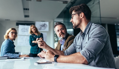 ©Fotolia_Arbeiten im Team