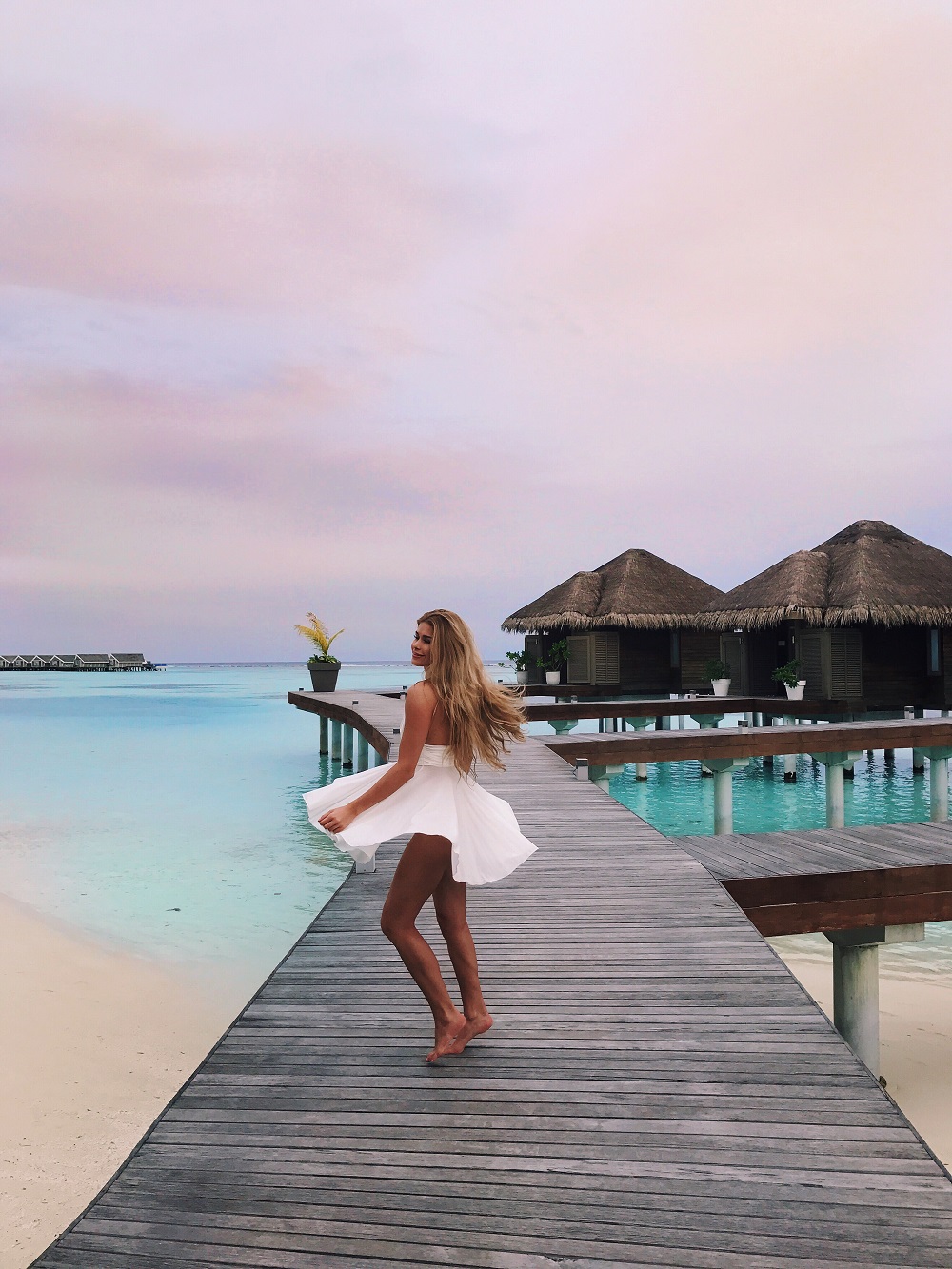 Pamela Reif im LUX* South Ari Atoll (Bildquelle: @Pamela Reif) Pamela Reif im LUX* South Ari Atoll (Bildquelle: @Pamela Reif)