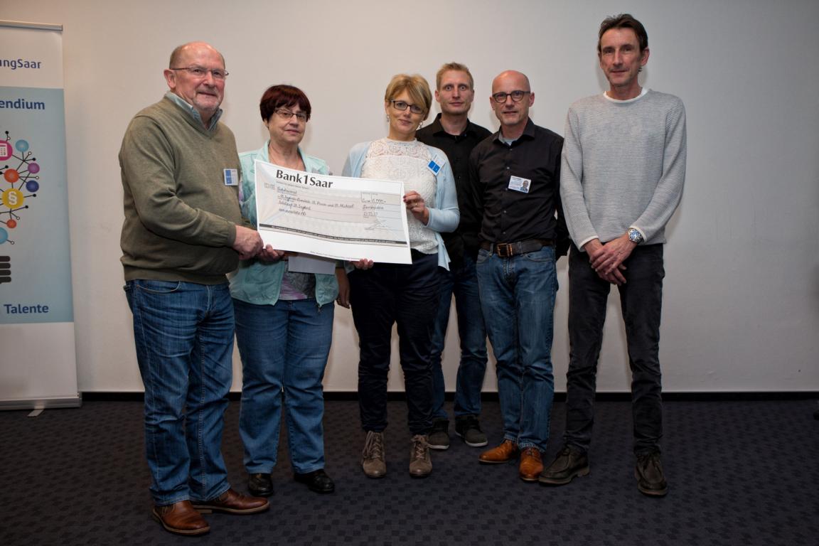 Orga-Team des Solilaufs Karl Ackermann, Ulrike Selgrad und Gabriele Strobel mit eurodata AlpX-Team Orga-Team des Solilaufs Karl Ackermann, Ulrike Selgrad und Gabriele Strobel mit eurodata AlpX-Team