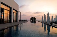 Infinity-Pool des Almyraspa in Paphos auf Zypern