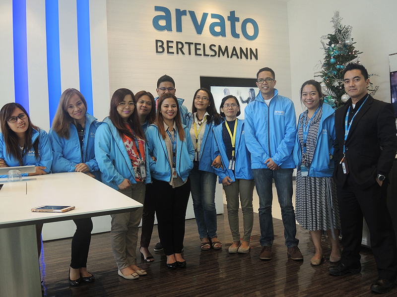 Arvato Financial Solutions spendet an Plan International auf den Philippinen Arvato Financial Solutions spendet an Plan International auf den Philippinen