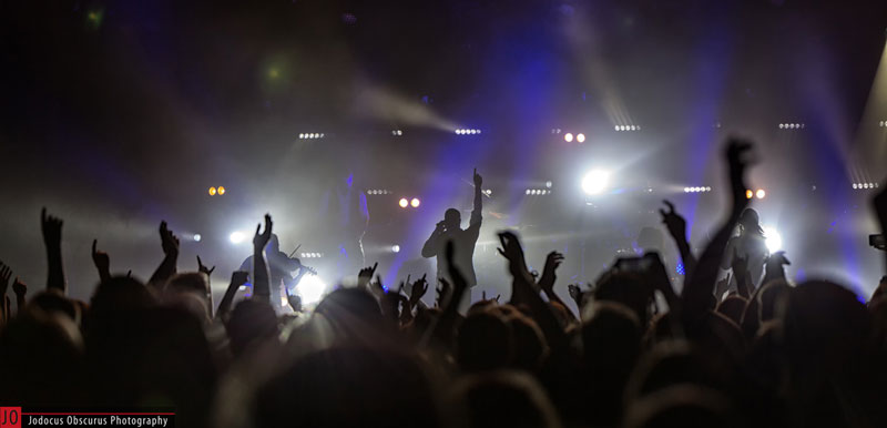 Schandmaul live mit ELATION ACL 360 Bars (© Jodocus Obscurus Photography)