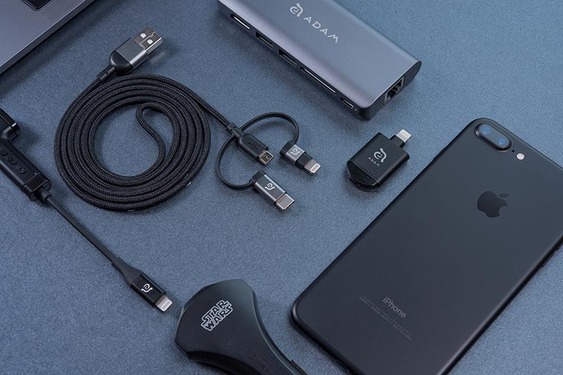 Von links nach rechts: PeAk II Lightning 20B, PeAk II Trio, DARTH VADER CO3, CASA Hub A01, iKlips mi Von links nach rechts: PeAk II Lightning 20B, PeAk II Trio, DARTH VADER CO3, CASA Hub A01, iKlips mi