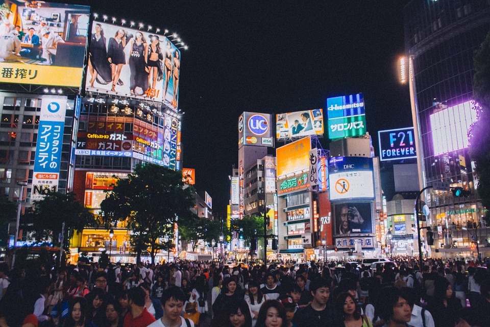 Tokio- eine quirlige Großstadt bei Nacht... (Bildquelle: Stocksnap)
