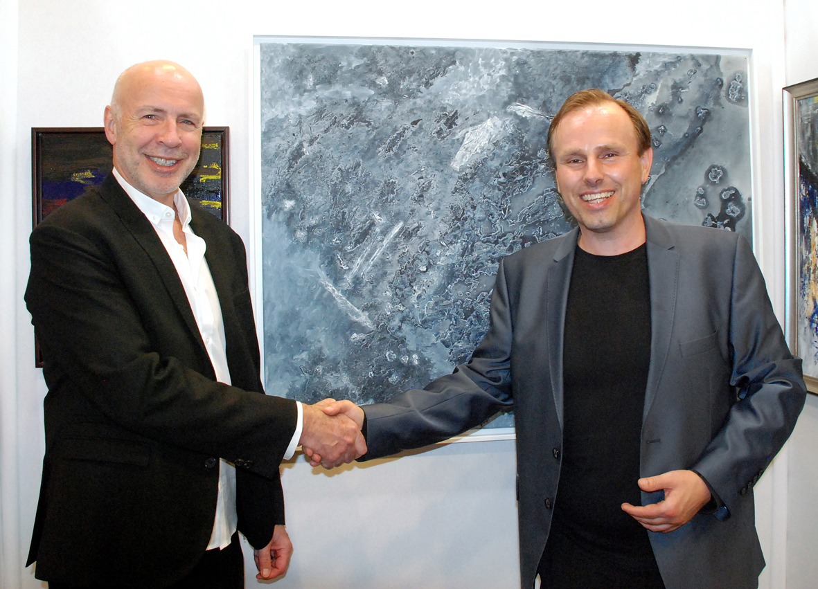 Künstler Kim Hinkson aus Kanada mit Galerist Heinz Playner Künstler Kim Hinkson aus Kanada mit Galerist Heinz Playner
