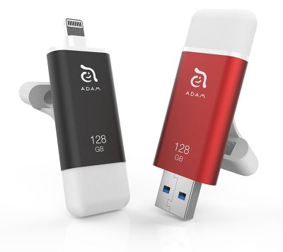 Der ultraschlanke iKlips II kommt in einem Aluminiumgehäuse in Grau und Rot. Der ultraschlanke iKlips II kommt in einem Aluminiumgehäuse in Grau und Rot.