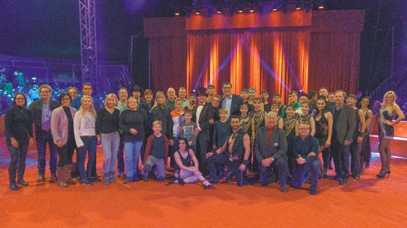 Alle Artisten und Künstler sowie die ehrenamtlichen Helfer des Zirkuspalast 2018 Alle Artisten und Künstler sowie die ehrenamtlichen Helfer des Zirkuspalast 2018