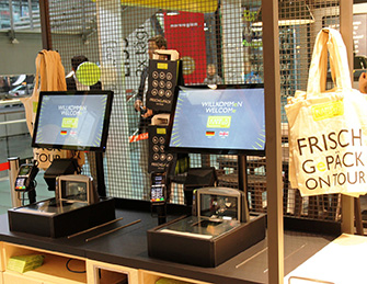 TCPOS Self-Checkout im KAMPuS by Kamps (Bildquelle: www.kamps.de) TCPOS Self-Checkout im KAMPuS by Kamps (Bildquelle: www.kamps.de)