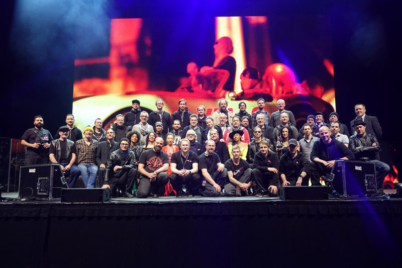 Crew der Yello Tour (Foto: loop light)