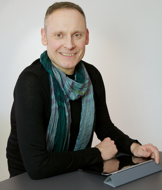 Thomas Issler schreibtüber die nicht vorhandene hundertprozentige Sicherheit (Bildquelle: @ Angela H Thomas Issler schreibtüber die nicht vorhandene hundertprozentige Sicherheit (Bildquelle: @ Angela H