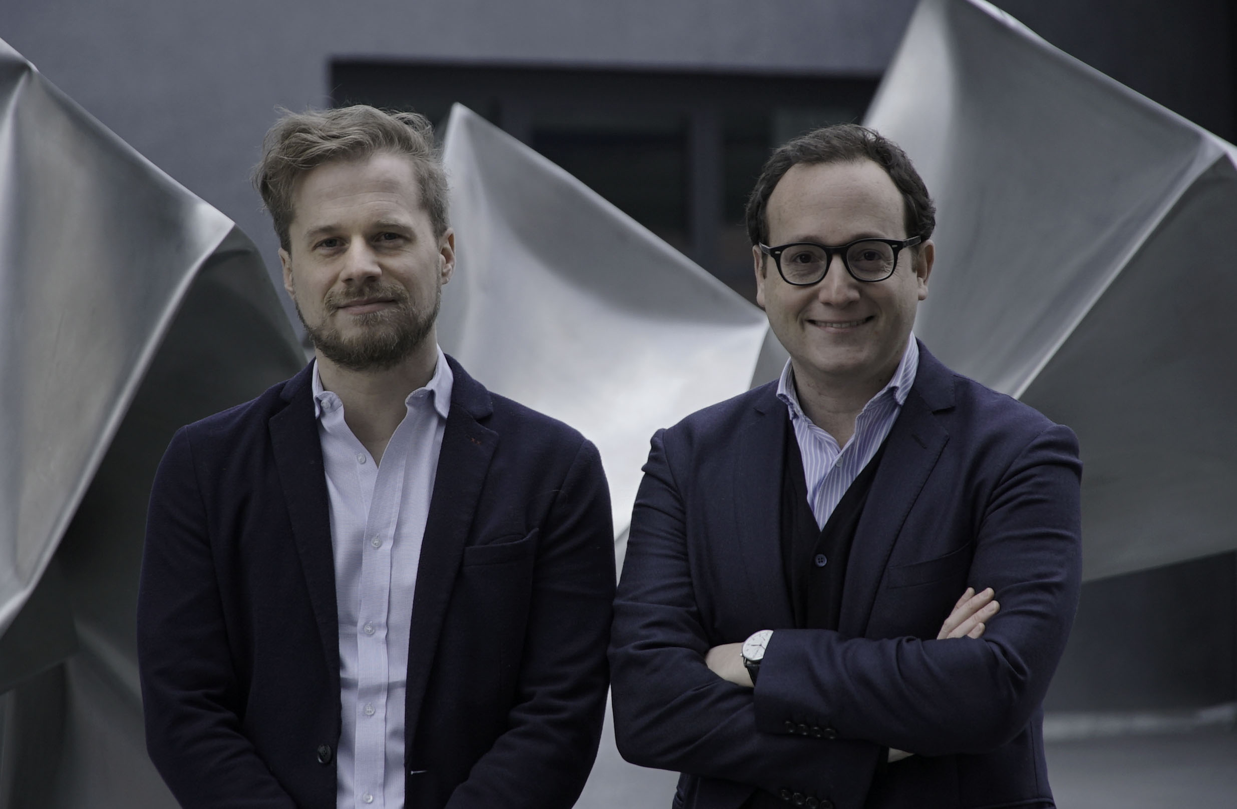 Von links: Thomas Daiber (CEO Hubject) und Awi Lifshitz (Head of Sales, Qualysoft GmbH) (Bildquelle: Von links: Thomas Daiber (CEO Hubject) und Awi Lifshitz (Head of Sales, Qualysoft GmbH) (Bildquelle: