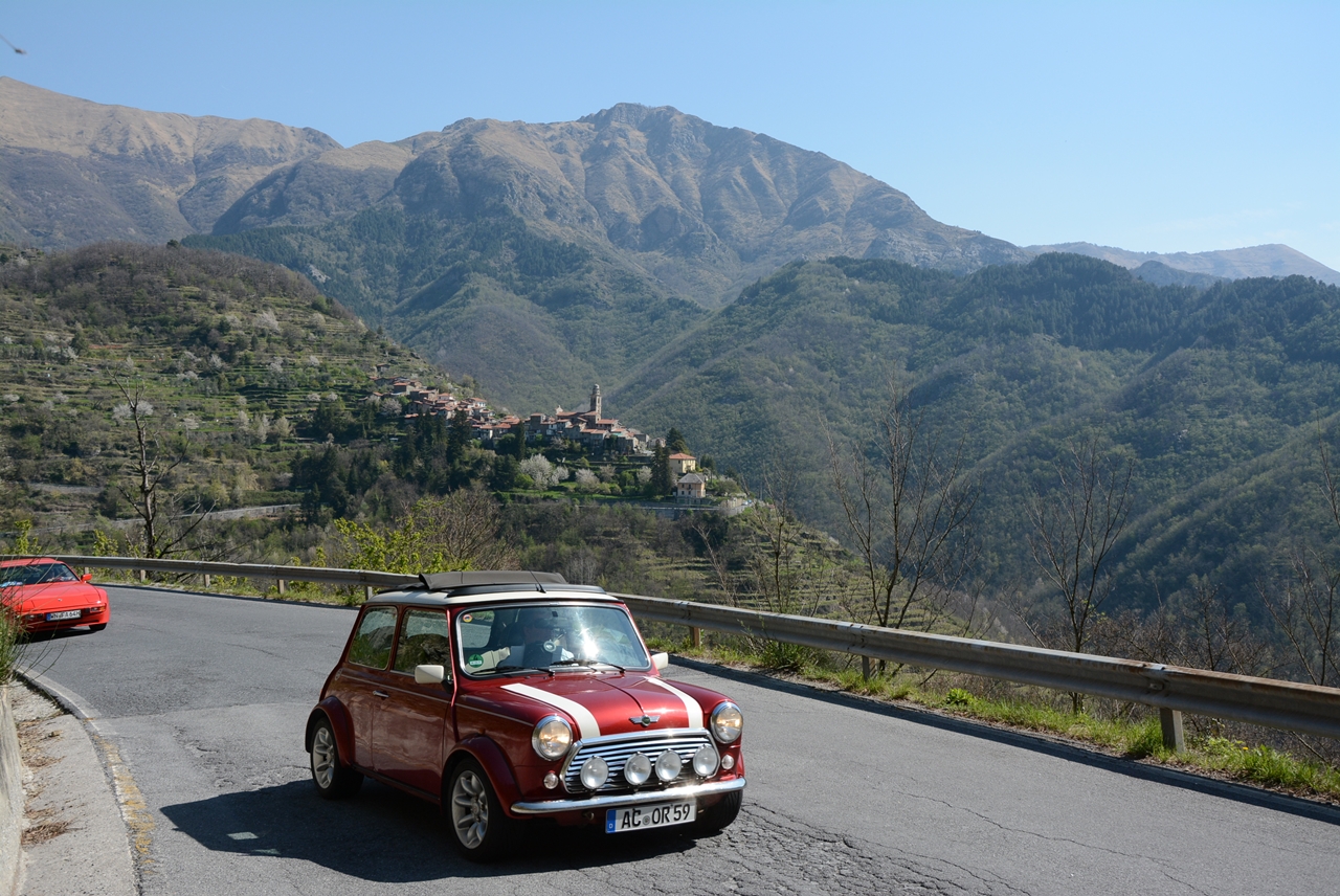 Die Riviera Sportivo HistoTour markiert den Saisonauftakt 2018 von Deutsche Oldtimer-Reisen.