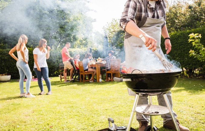 Reiser Immobilien informiert zur Grillzeit. (Bildquelle:©karepa?Fotolia.com) Reiser Immobilien informiert zur Grillzeit. (Bildquelle:©karepa?Fotolia.com)