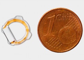 EYEMATE(TM) von Implandata: Klein und unauffällig liefert es dem Arzt aktuelle Daten zum Augendruck EYEMATE(TM) von Implandata: Klein und unauffällig liefert es dem Arzt aktuelle Daten zum Augendruck