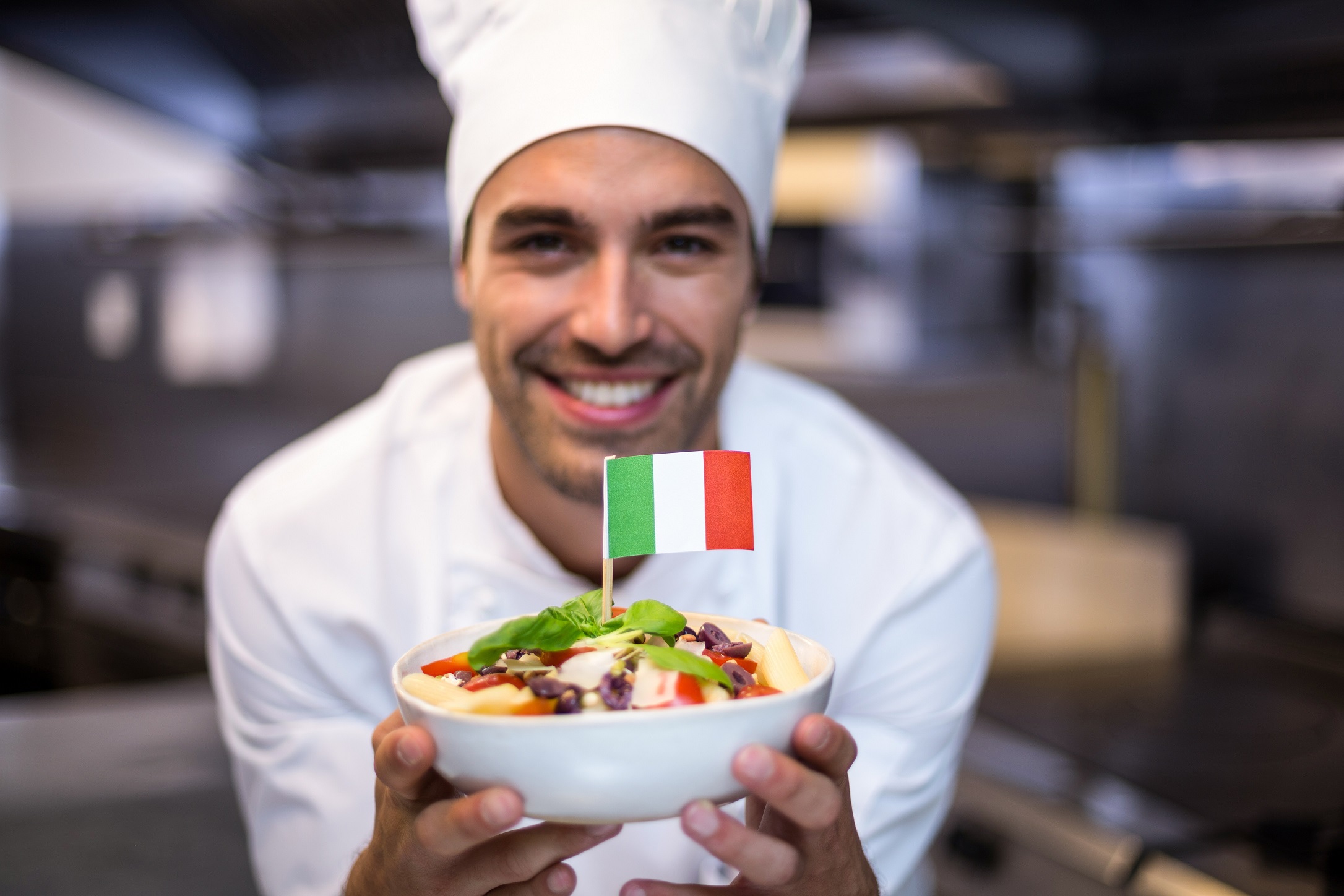 Sunny Cars macht Appetit auf einen Mietwagenurlaub in Italien (Bildquelle: WavebreakmediaMicro, Adob