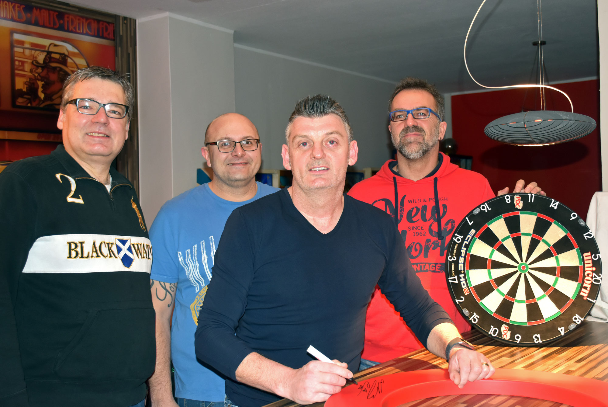 von links nach rechts: Axel HIllenbrand, Vorstand DSC Kastanie, Justin Pipe von links nach rechts: Axel HIllenbrand, Vorstand DSC Kastanie, Justin Pipe