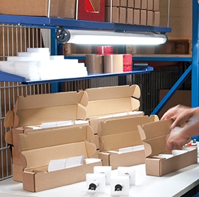 Die TECLED von LED2WORK ist eine leistungsstarke Leuchte für Montagelinien und technische Anlagen. (