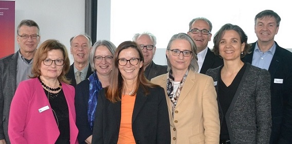 Prof. Dr. Berninger-Schäfer / Prof. Dr. Michael Nagy & Team. Weit. Namen am Textende. Foto: Motzko Prof. Dr. Berninger-Schäfer / Prof. Dr. Michael Nagy & Team. Weit. Namen am Textende. Foto: Motzko
